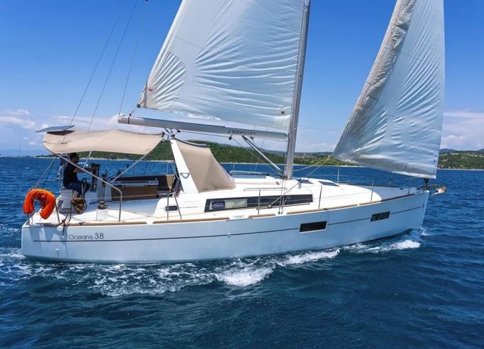Beneteau Oceanis 38