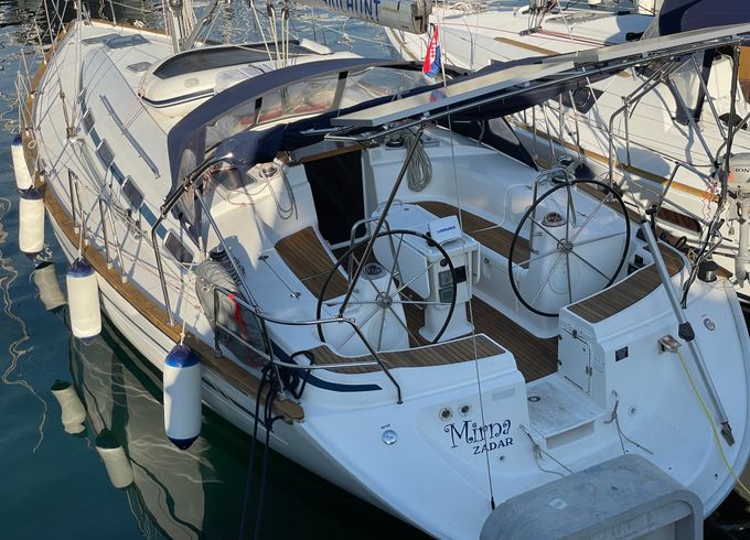 Bavaria 44