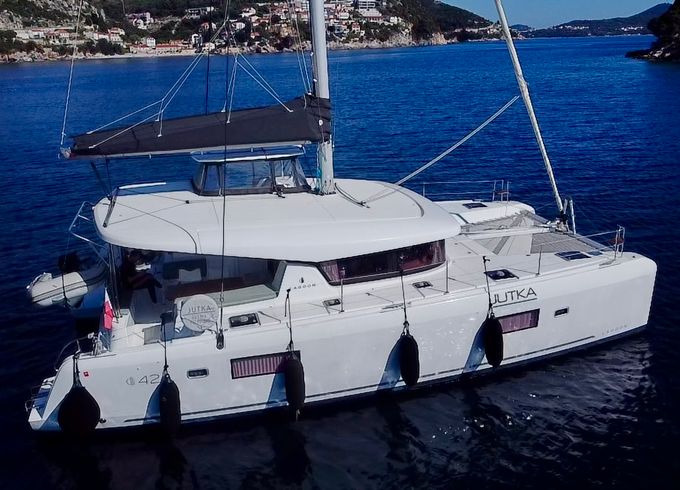 Lagoon 42