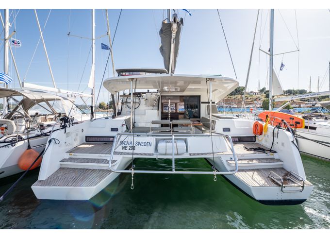 Lagoon 42