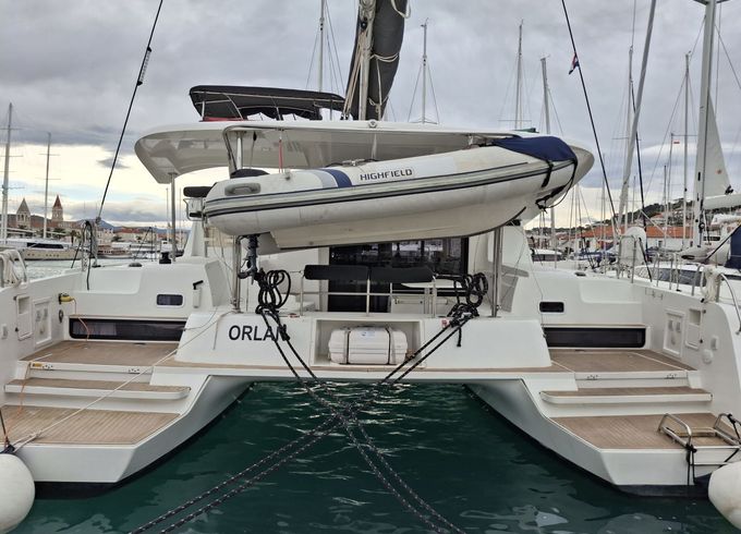 Lagoon 42