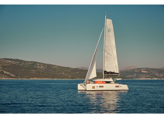Lagoon 42