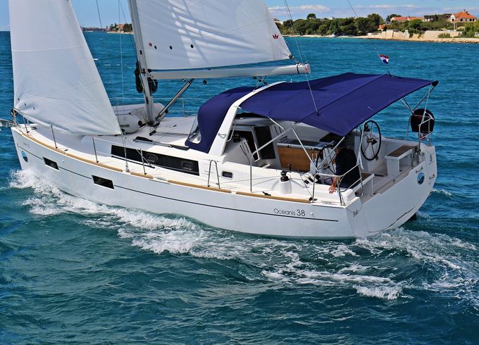 Beneteau Oceanis 38