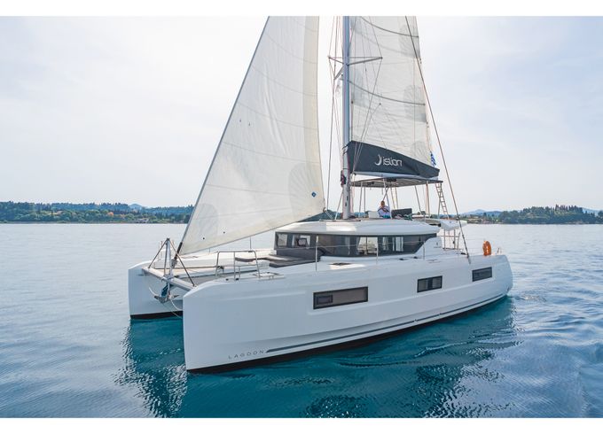 Lagoon 46 A/c & Gen & Wm