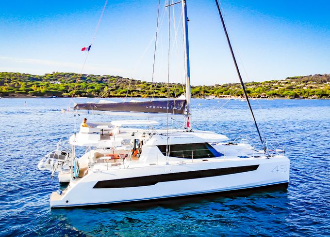 Leopard Catamarans / Robertson & Caine Leopard 45