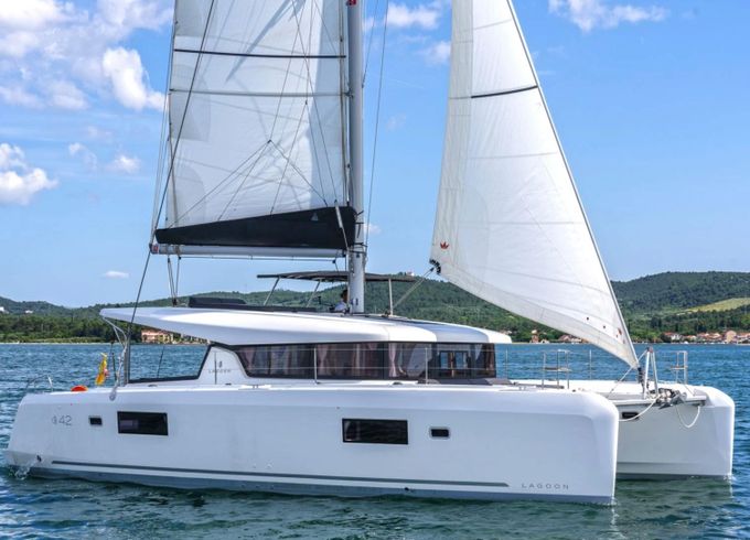 Lagoon 42