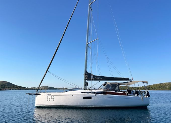 Beneteau First 36