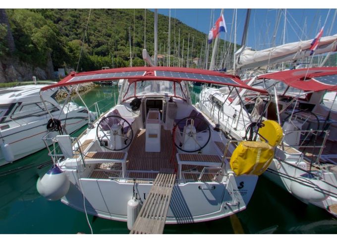 Beneteau Oceanis 38.1