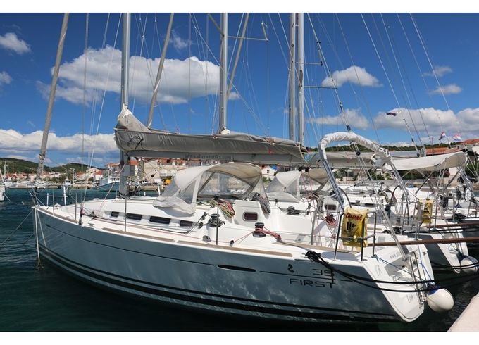 Beneteau First 35