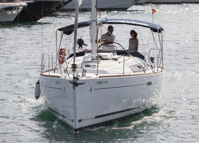 Beneteau Oceanis 37