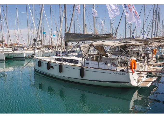 Beneteau Oceanis 38.1