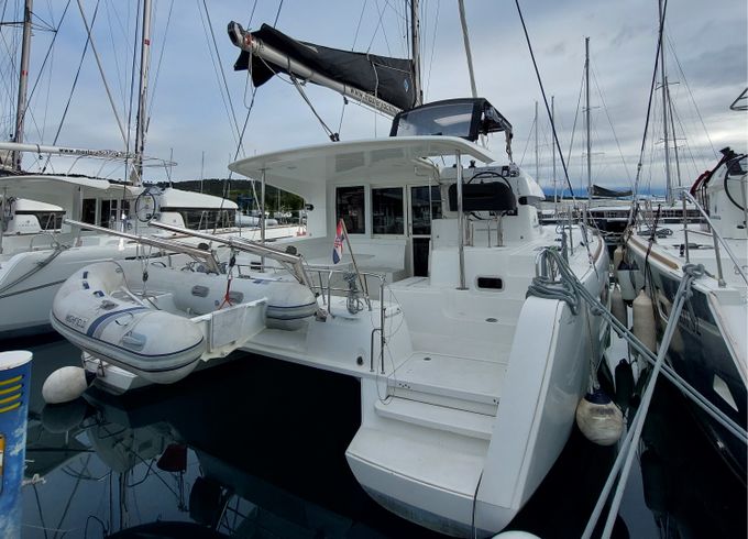 Lagoon 40 (2)