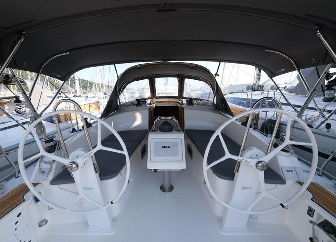 Bavaria Cruiser 37