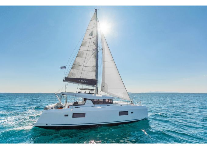 Lagoon 42 A/c & Gen