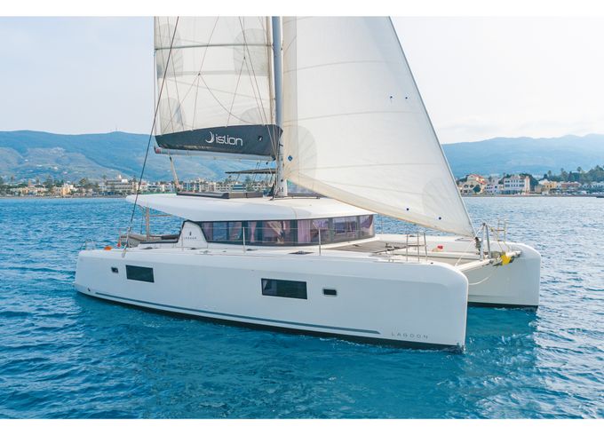 Lagoon 42 A/c & Gen
