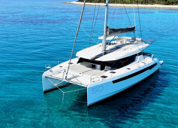 Leopard Catamarans / Robertson & Caine Leopard 50