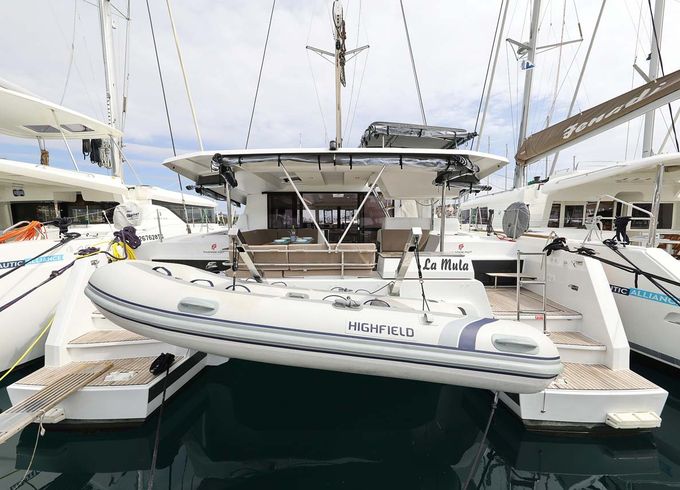 Fountaine Pajot Astrea 42