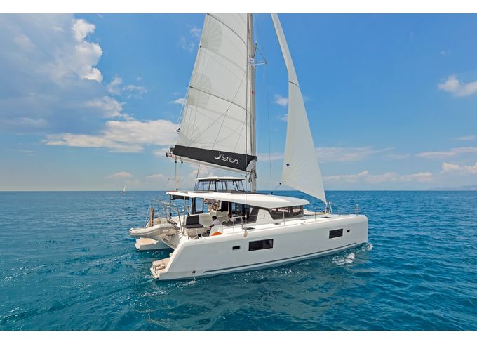 Lagoon 42 A/c & Gen