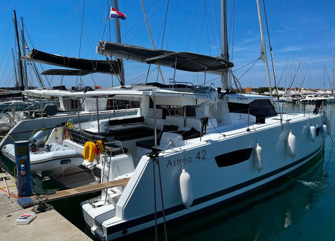 Fountaine Pajot Astréa 42
