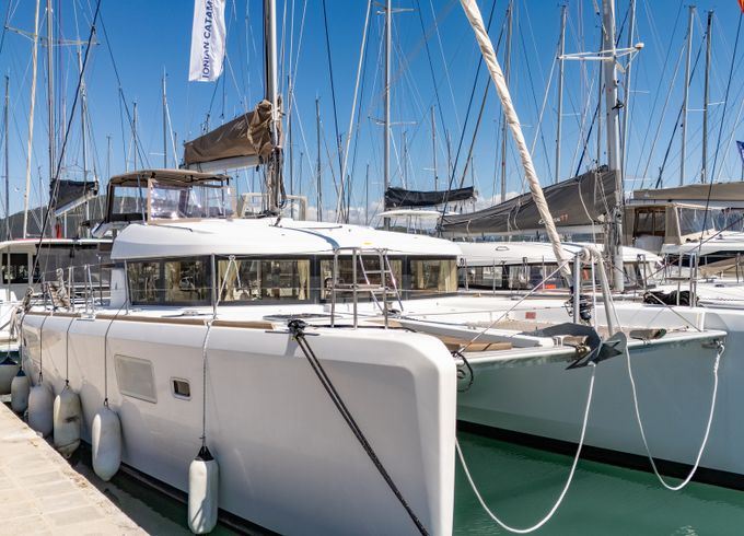 Lagoon 39