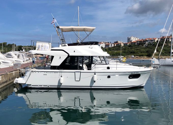 Beneteau Swift Trawler 35