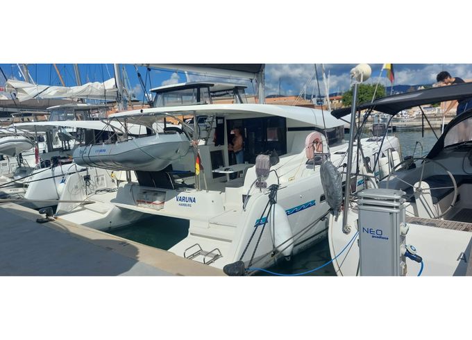 Lagoon 42