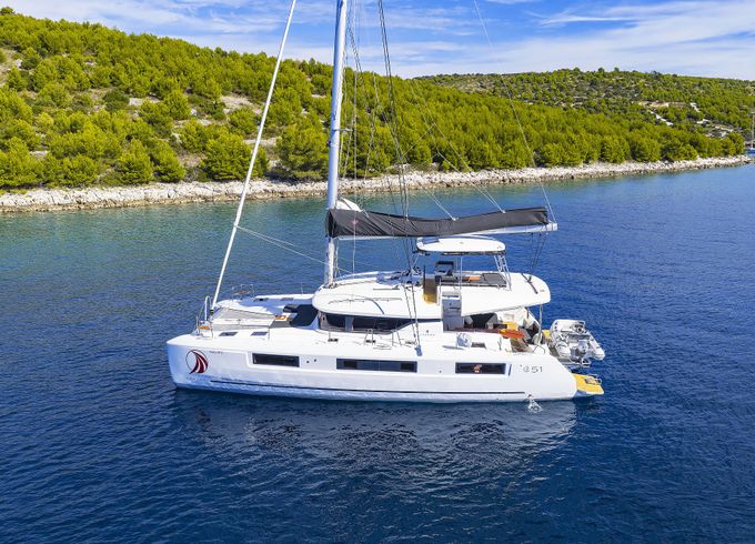 Lagoon 51