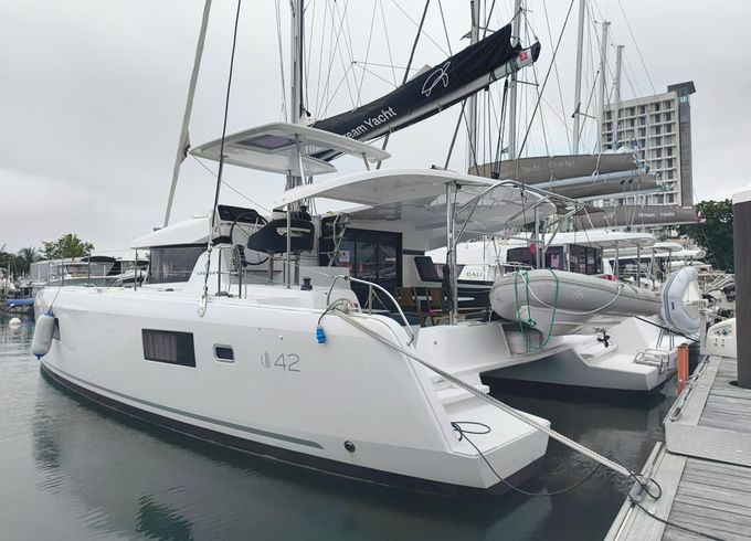 Lagoon 42
