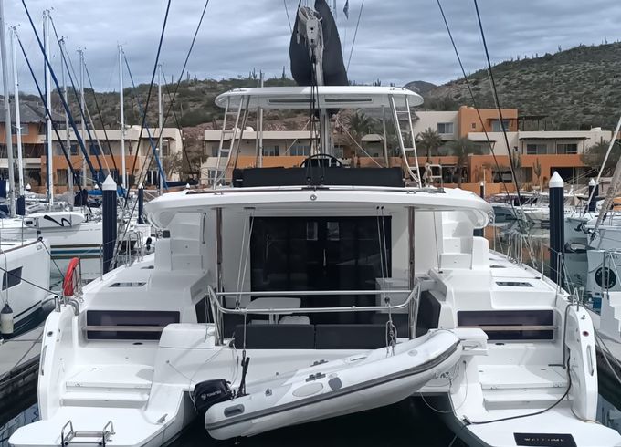 Lagoon 51
