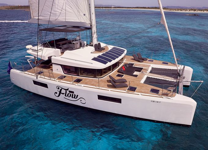 Lagoon 52