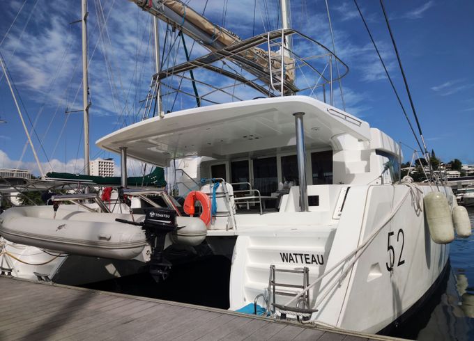 Lagoon 52