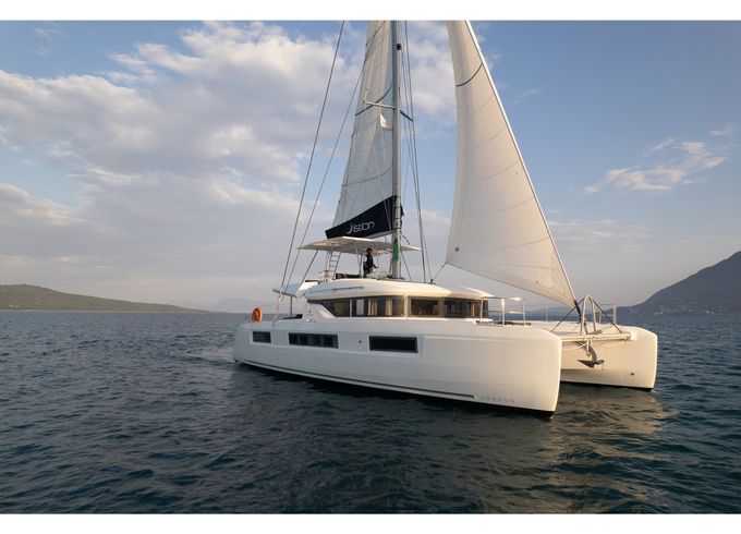 Lagoon 50 A/c & Gen & Wm