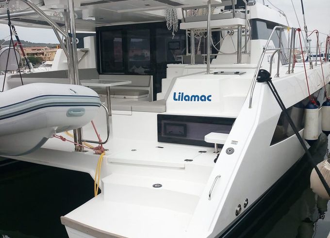 Leopard Catamarans / Robertson & Caine Leopard 42