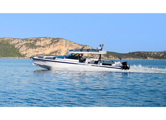 Axopar 37 Sun Top (2 Cabins)