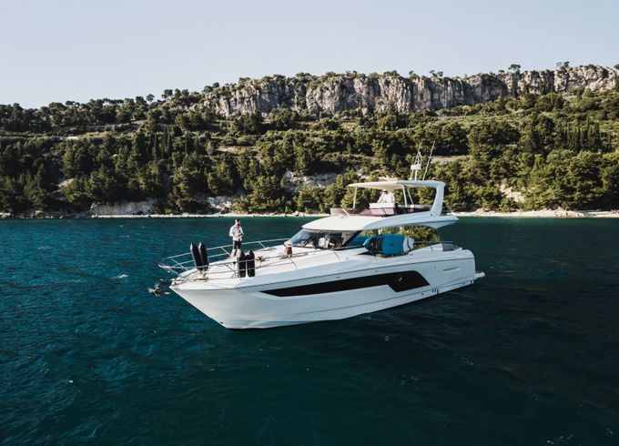 Prestige 590 Fly
