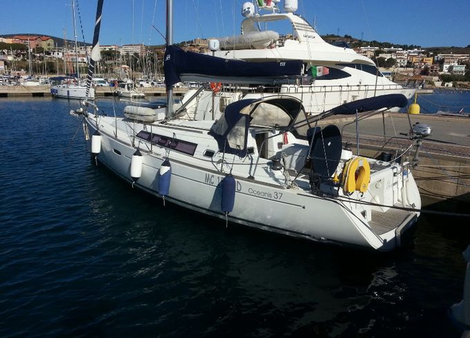 Beneteau Oceanis 37