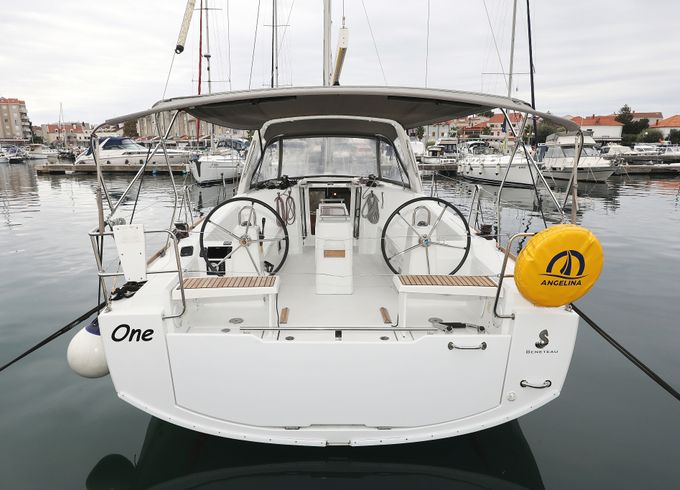 Beneteau Oceanis 38
