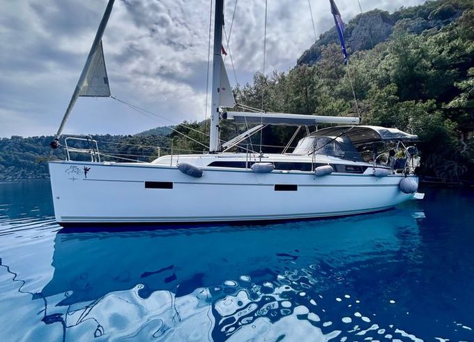 Bavaria Cruiser 37