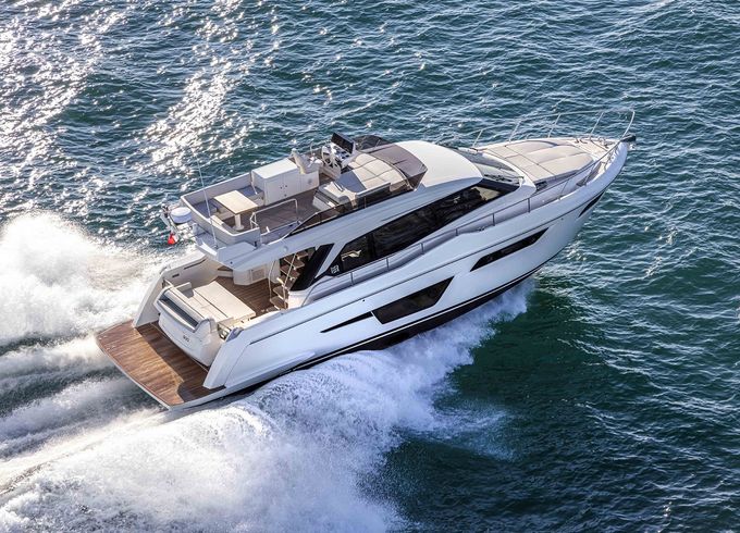 Ferretti Yachts 500