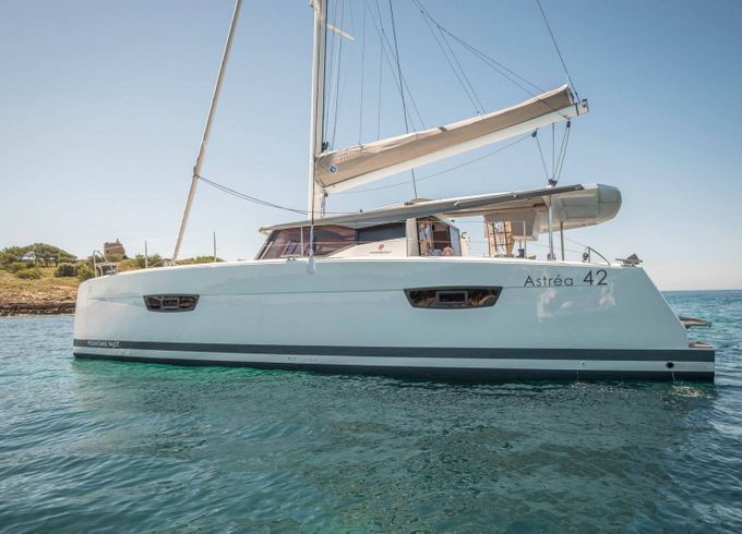 Fountaine Pajot Astrea 42