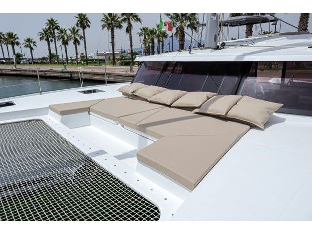 Fountaine Pajot Astréa 42