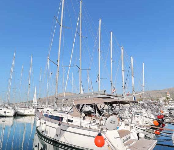 Bavaria Cruiser 37