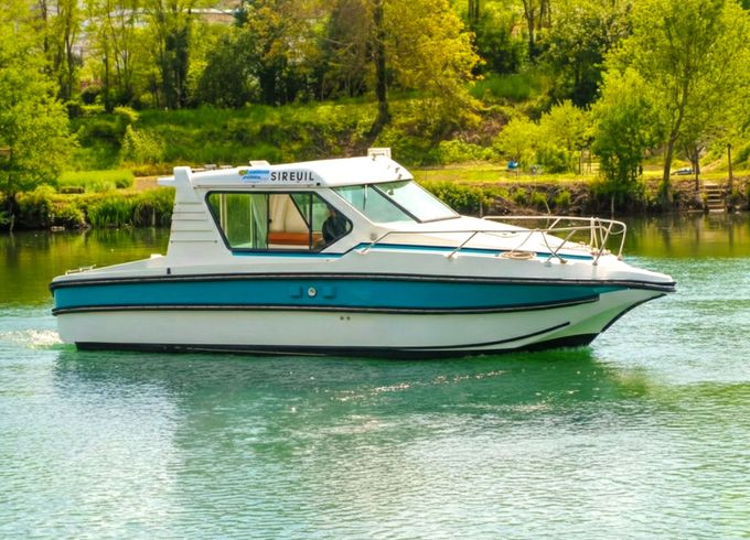 Nicols Yacht Nicols Sedan 800