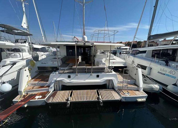 Fountaine Pajot Astrea 42