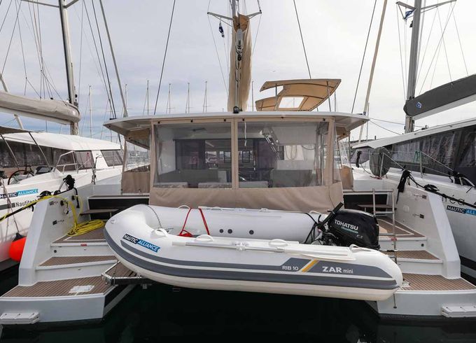 Fountaine Pajot Astrea 42
