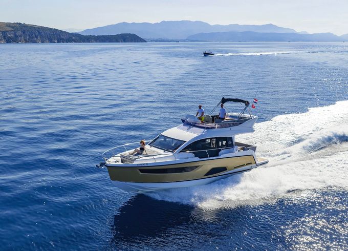 Sealine F430