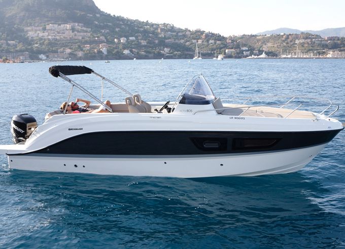 Quicksilver 805 Sundeck