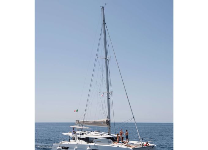 Fountaine Pajot Saona 47 (wm-ac-gen-sol.pan)