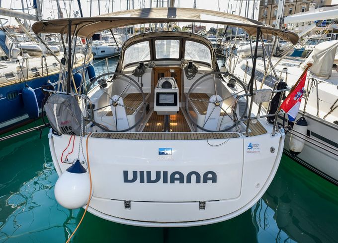 Bavaria 37