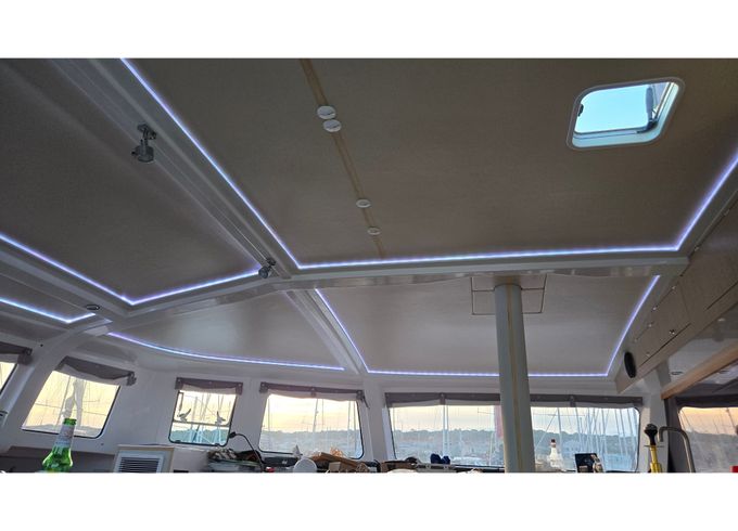 Neel Trimarans Neel 43